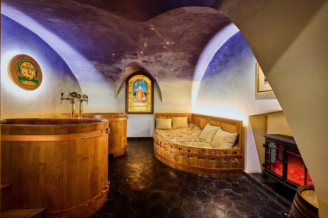 Spa Beerland Chateaux - U Zlate Hrusky / At Golden Pear Prague Exterior photo